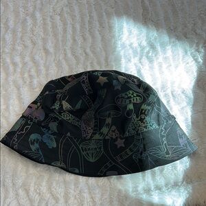 Brand new Black reflective fairy garden Bucket Hat Iridescent mushroom Pattern